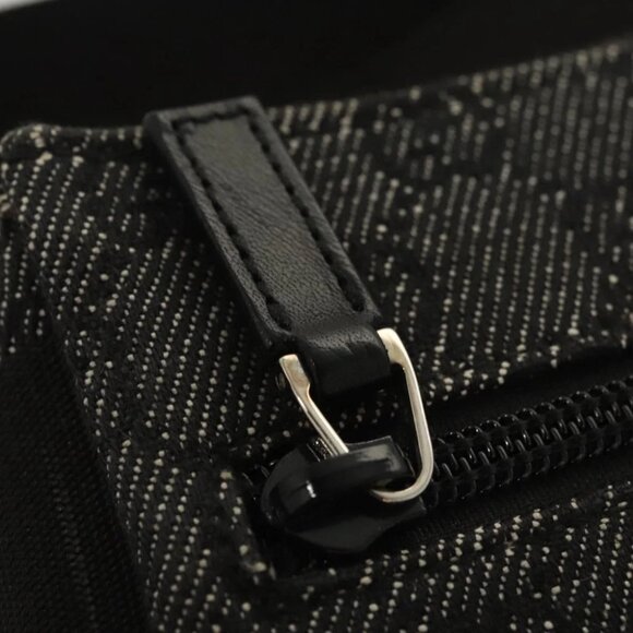 GUCCI GG Canvas Waist bag Gray Silver 28566 Auth 122104 - Picture 4 of 15